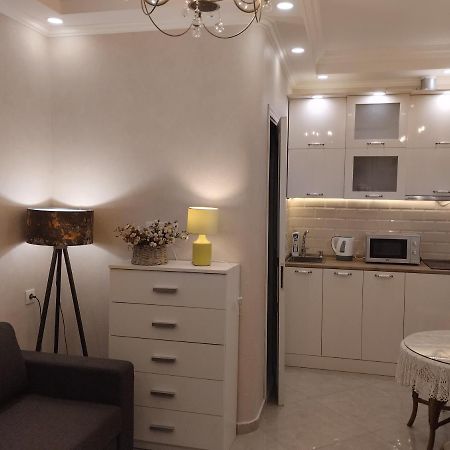 Room In Sololaki Тбилиси Экстерьер фото