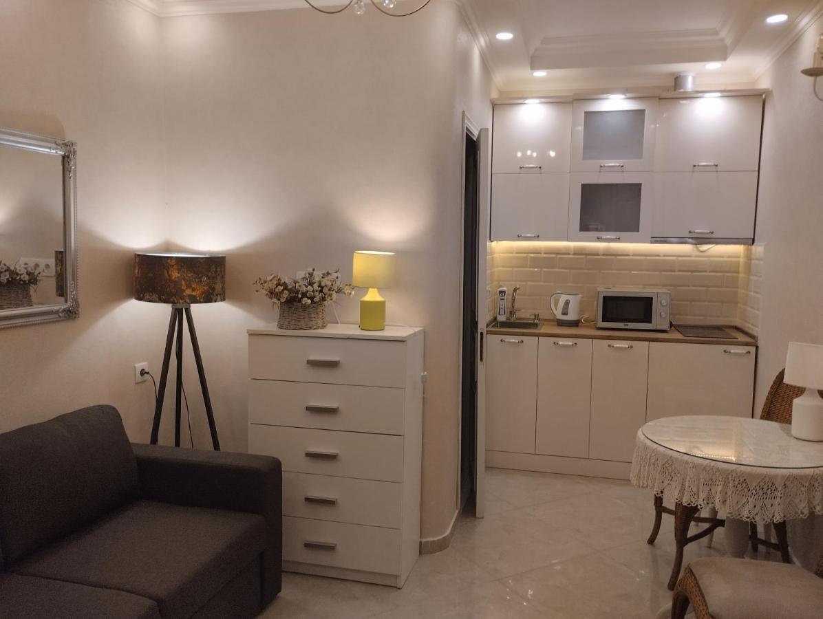 Room In Sololaki Тбилиси Экстерьер фото