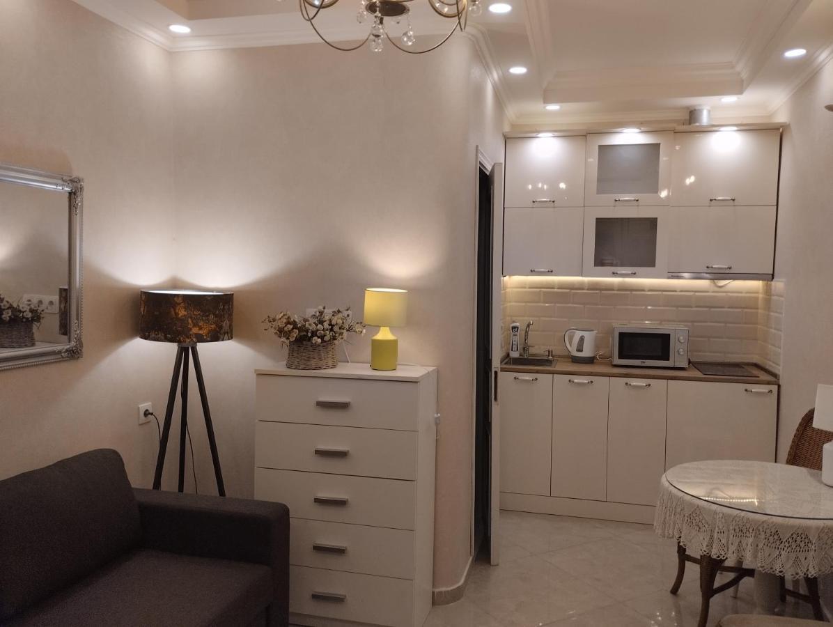 Room In Sololaki Тбилиси Экстерьер фото